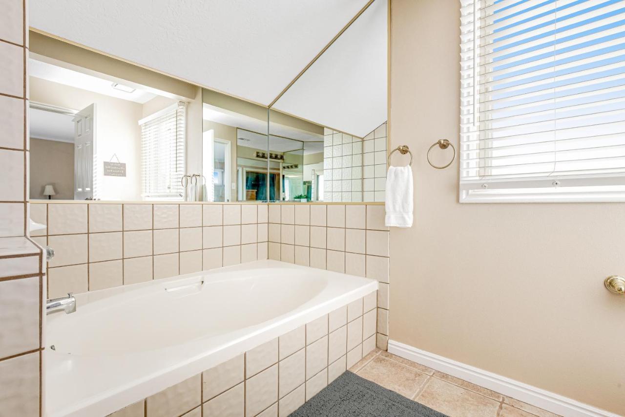 Penthouse At The Village St. George Esterno foto